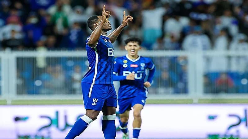 الهلال يتخطى أبها بثلاثية (فيديو)