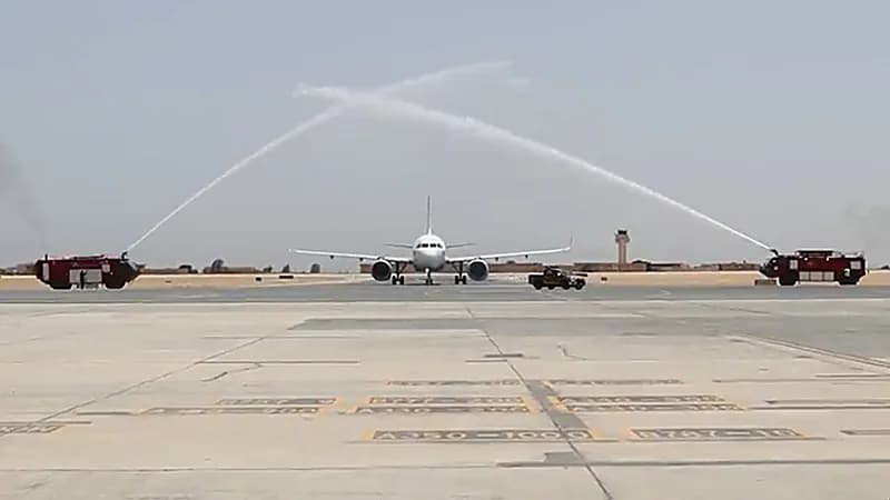 طيران ناس يحتفل بأولى رحلاته لمطار سفنكس بالقاهرة.. فيديو