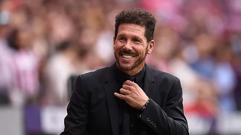 الأهلي يقدم عرضًا رسميًا للتعاقد مع المدرب سيميوني