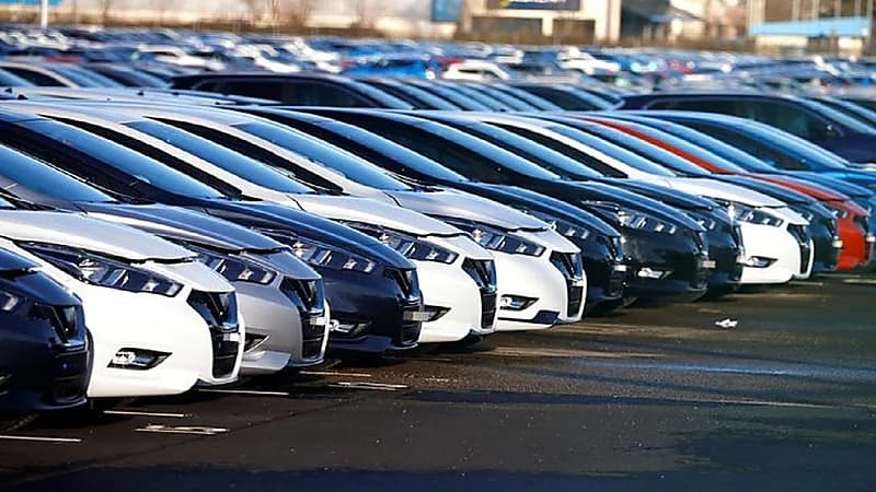 "الجمارك" تقيم مزاد علني لبيع سيارات