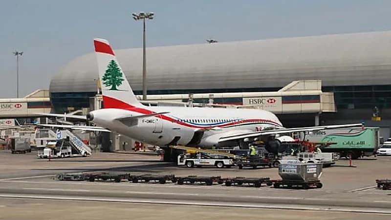 موظفون يهددون بعمل إضراب في مطار بلبنان