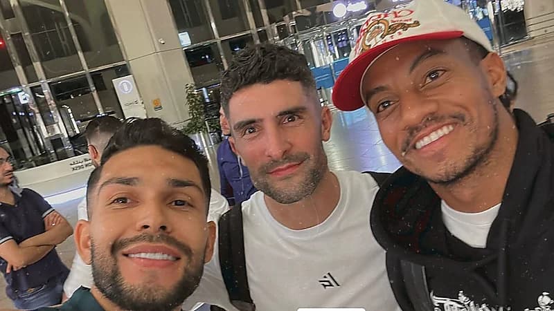 ‏بيتروس برفقة كاريلو والفاروا .. صورة