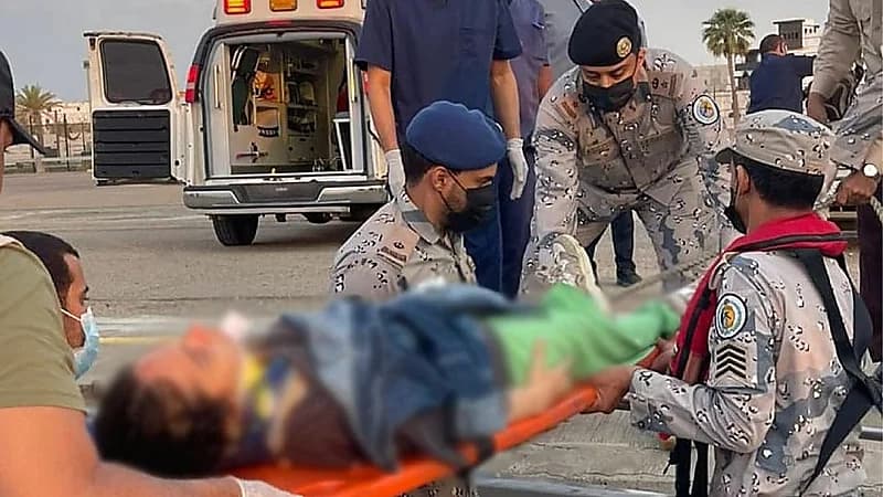 إنقاذ بحارة تركية على متن سفينة في البحر الأحمر