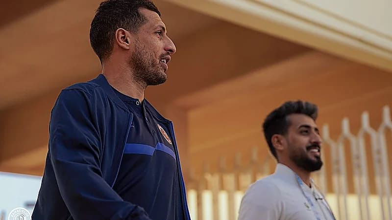 ضمك يوضح حقيقة رحيل طارق حامد عن النادي