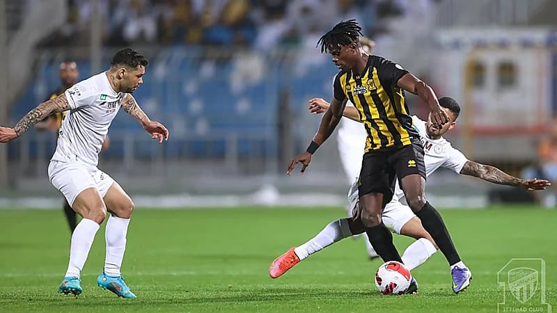 إتمام صفقة تبادلية بين الاتحاد والاتفاق