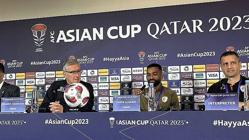 مدرب عُمان يعلق على استبعاد عدد من لاعبي المنتخب الوطني