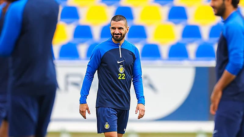 رونالدو يرحب بعزيز بيهيتش .. فيديو