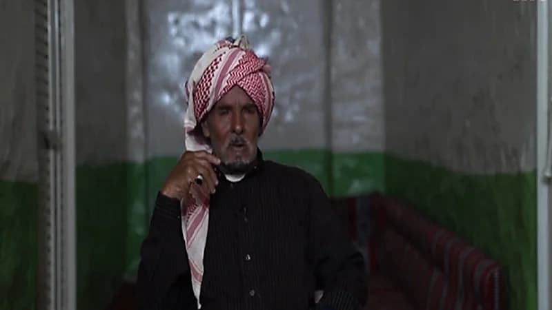 قصة مواطن مسن رفض الزواج لرعاية والدته .. فيديو