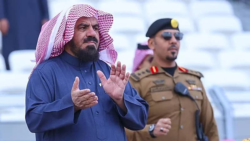 قبل مواجهة الهلال .. رئيس الطائي يثير الجدل بتغريدة غامضة