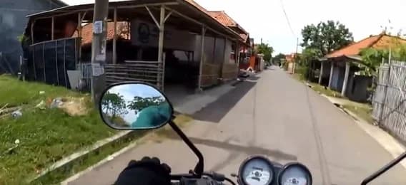 مواطنة تعثر على أمها الإندونيسية بعد 18 عاما على فراقهما .. فيديو