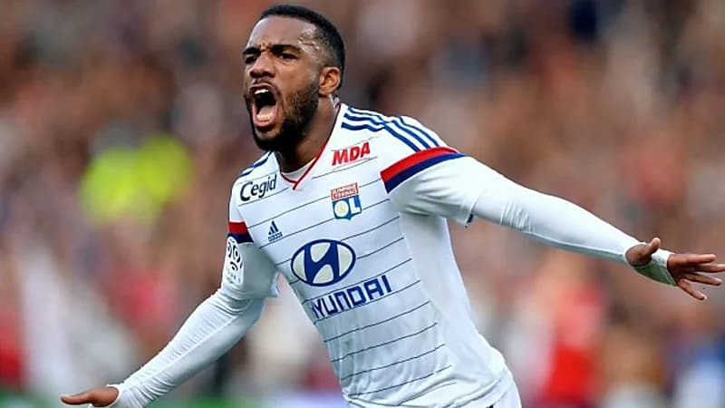 لاكازيت يحسم قراره النهائي مع عرض القادسية