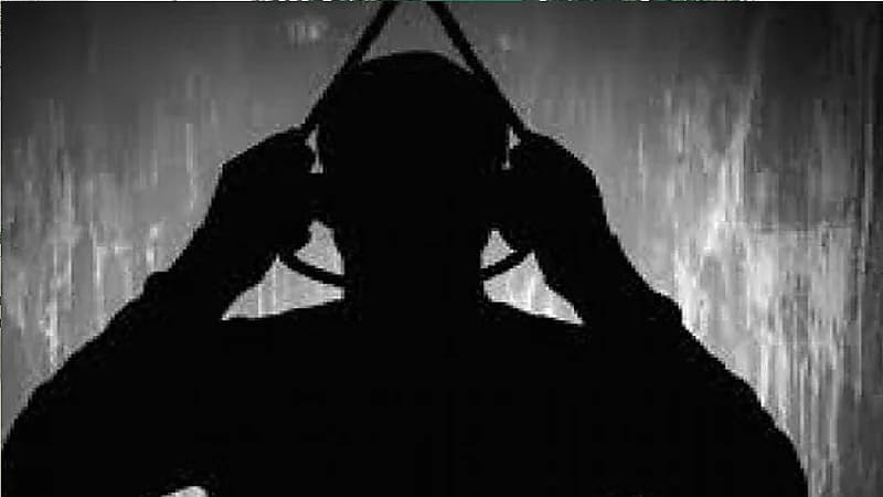 ينهى حياته شنقا حزنا على فسخ خطبة ابنته