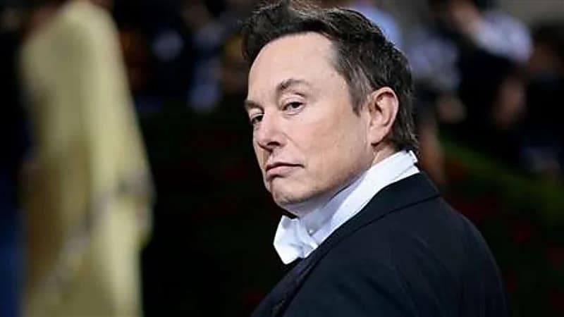 إيلون ماسك ينشر عرض أزياء لرؤساء دول ومديرين تنفيذيين  ..  فيديو