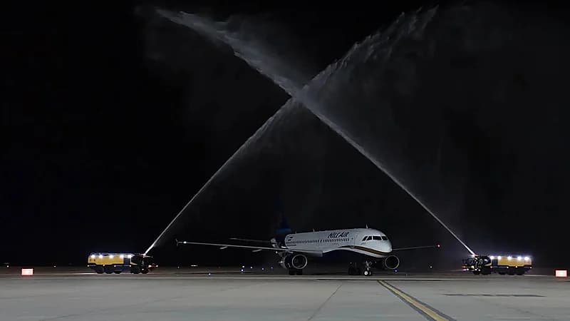 تدشين أول رحلة دولية من القاهرة إلى مطار عرعر .. صور