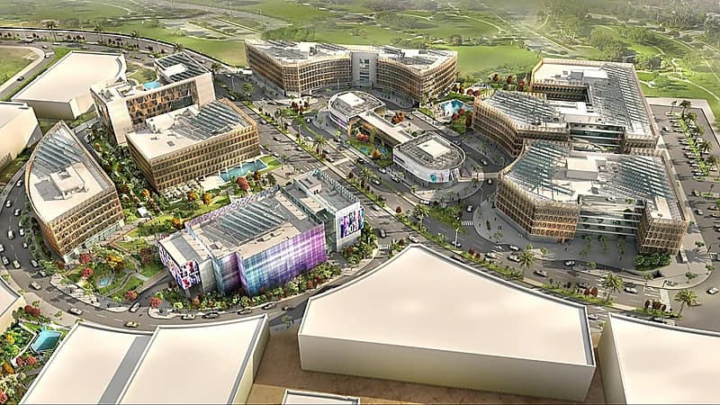 أعمال تنفيذ التكسية الخارجية في مشروع STC Square ...صور