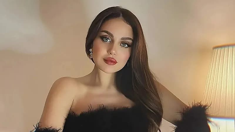 ابنة هيفاء وهبي تعلن خطوبتها وتحذف جميع صورها