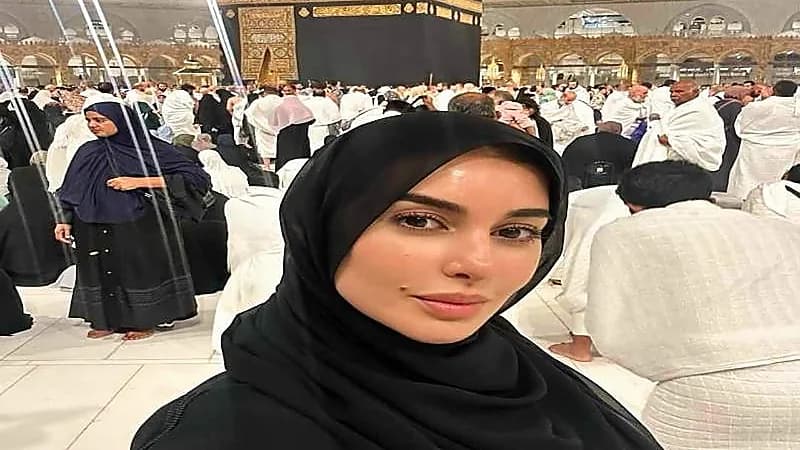 ياسمين صبري تؤدي مناسك العمرة .. صور