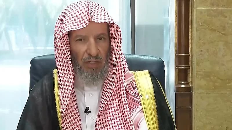 الشثري يوضح حكم التطهر بفضل ماء خلت به المرأة ..فيديو
