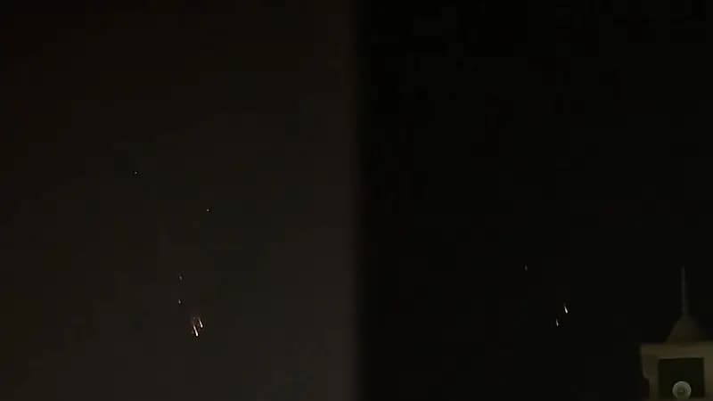 رصد أجسام غريبة في سماء جازان .. فيديو