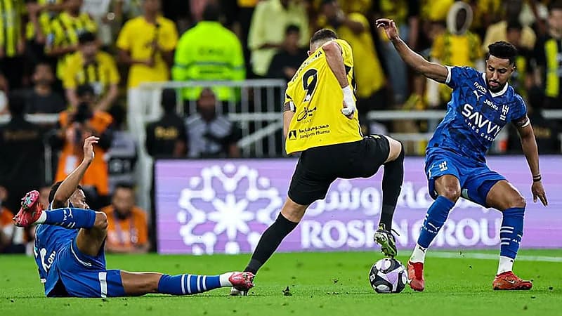 الصحف العالمية تحتفي بفوز الاتحاد على الهلال