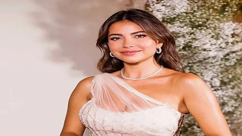 سارة مراد تعلن حملها بصور رومانسية مع زوجها