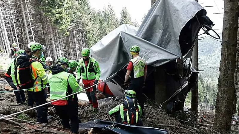 تحطم تلفريك يودي بحياة 4 أشخاص في إيطاليا .. فيديو وصور