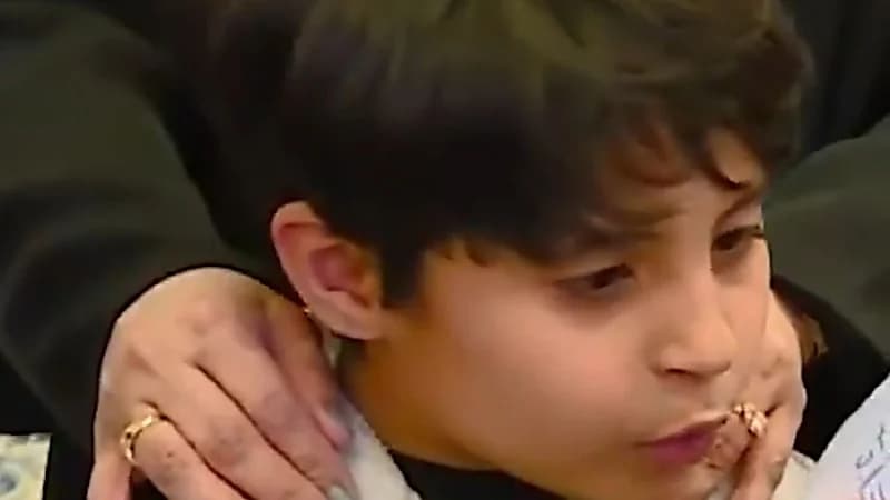 رسالة مؤثرة من طفل مصاب بالتوحد لأولياء الأمور .. فيديو
