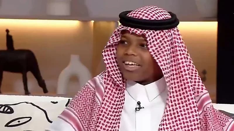 طفل مصاب بمتلازمة توريت يروي جانبًا من معاناته مع المرض .. فيديو