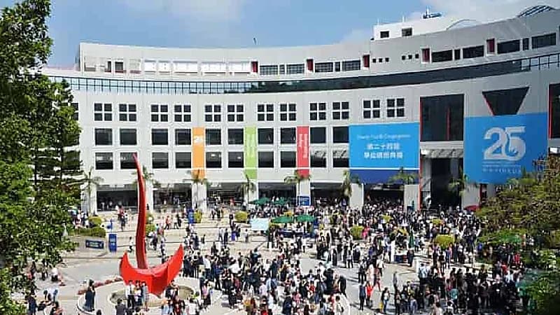 قيود ترامب تدفع جامعات لتقديم إعفاءات للطلاب