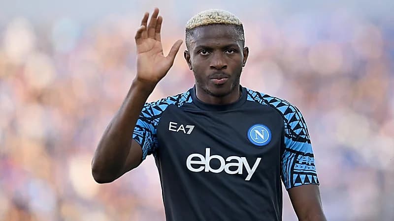 أوسيمين يرفض عرض الهلال رسمياً