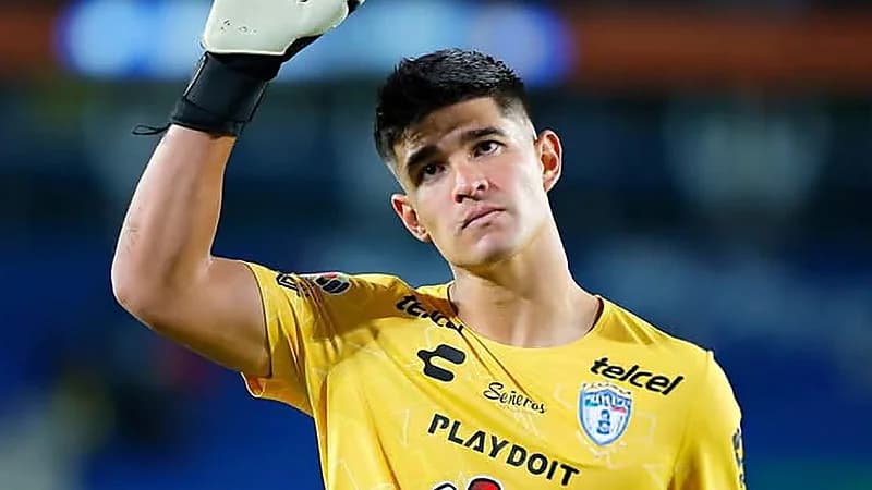 حارس باتشوكا: يمكننا اللعب ضد الهلال والفوز عليهم