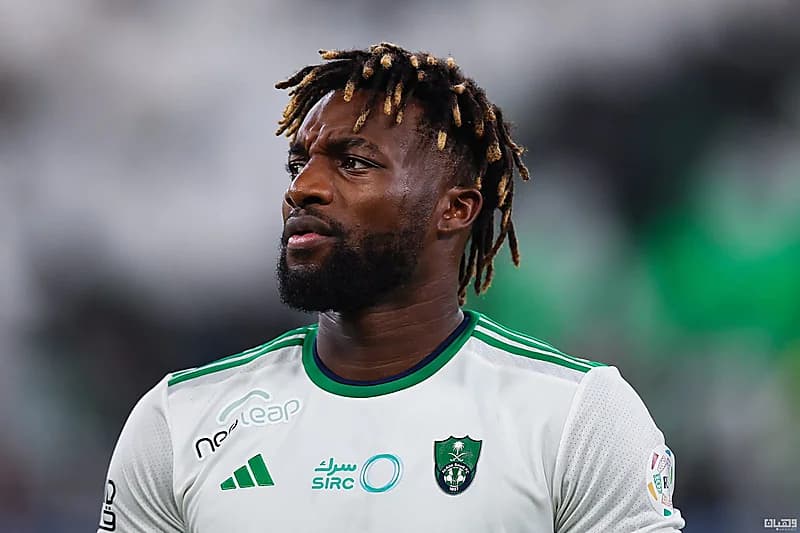 صحفي يوناني: سانت ماكسيمان يسعى للعودة إلى أوروبا ومستعد لتخفيض راتبه