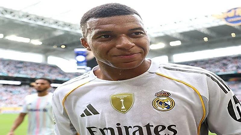 الكشف عن موقف مبابي من المشاركة أمام دورتموند في كأس العالم للأندية