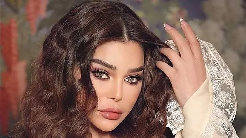 هيفاء تخطف الأنظار بإطلالتها في حفل جدة .. فيديو