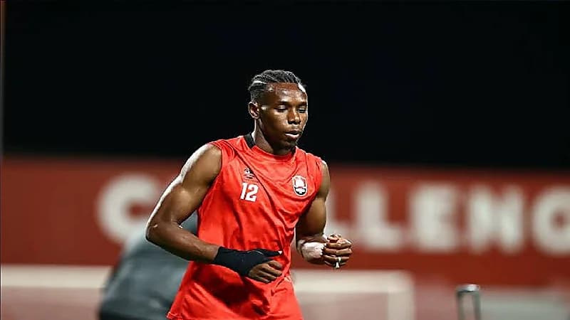 النصر يتقدم بعرض رسمي لضم زكريا هوساوي