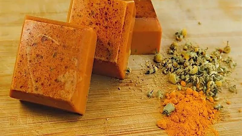 فوائد مذهلة لصابون الكركم للبشرة من أول استخدام