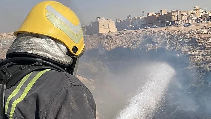 مدني الرياض يسيطر على حريق محدود داخل مجرى وادٍ