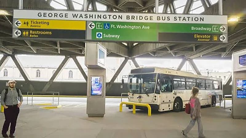 ذعر في واشنطن بعد تبادل إطلاق نار داخل حافلة ركاب