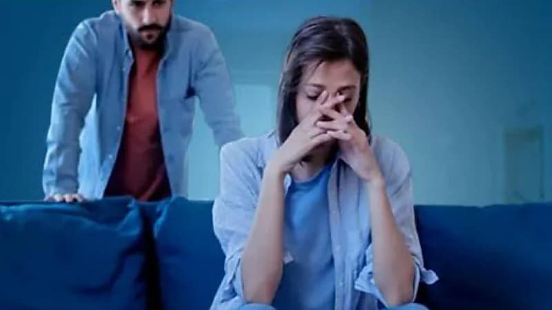 سيدة تطلب الخلع بسبب معاناة مع زوجها المصاب باضطراب نفسي