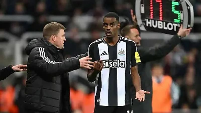 مدرب نيوكاسل يكشف كواليس توتر العلاقة مع إيزاك