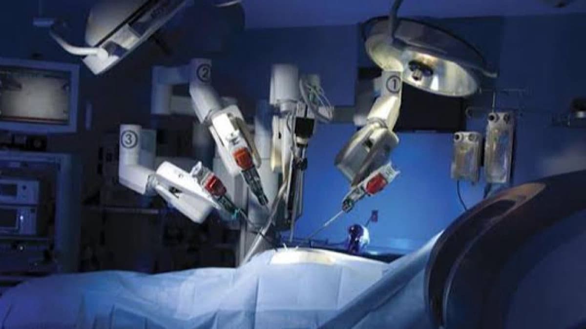 مواطن يروي تجربته مع الجراحة الروبوتية: سعيد بنجاح العملية على يد أطباء سعوديين .. فيديو