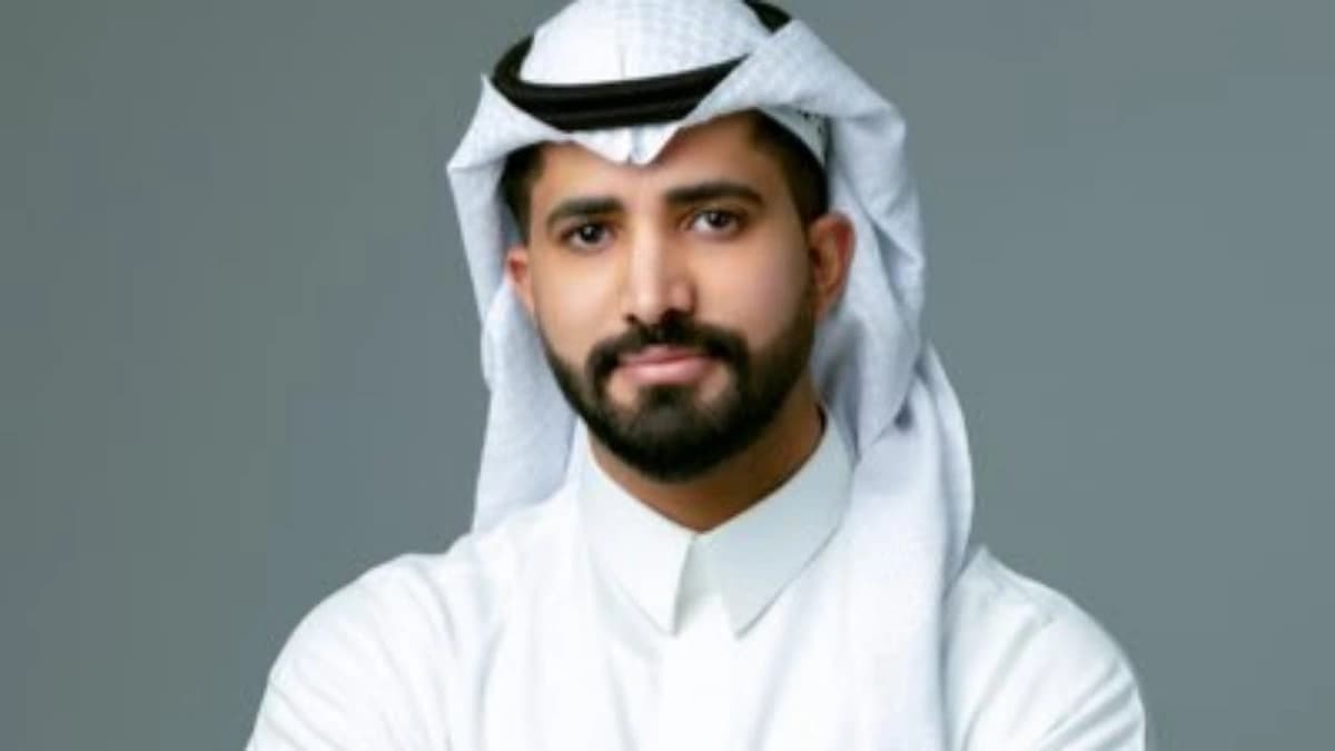 تقني يستعرض طريقة تجديد الهوية الوطنية عبر أبشر بخطوات سهلة  .. فيديو