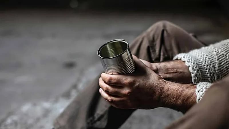 ضبط متسول يملك ثروة ومقتنيات فاخرة.. فيديو