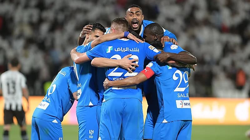 الهلال يسحق الشباب برباعية .. فيديو وصور