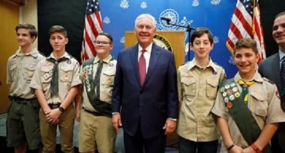 اتهام وزير الخارجية الأمريكي بانتهاك قانون حظر تجنيد الأطفال