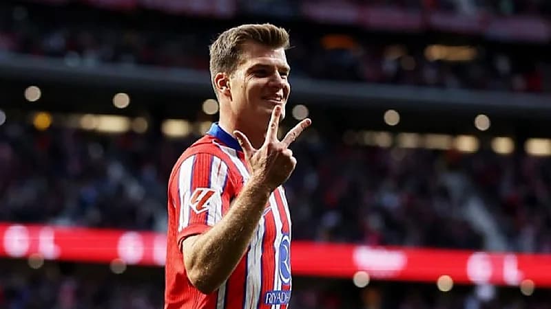 أندية روشن تفاوض المهاجم سورلوث