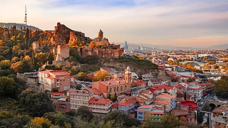 سفارة المملكة في جورجيا تكشف اشتراطات السفر إليها