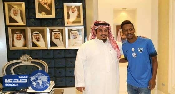 تعليق ناري من اتحادي سابق على تعاقد الزعيم مع فلاته وتركه الزلزال