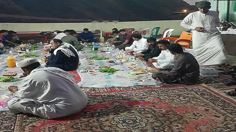 أسرة المالكي تعد سفرة وفاء لشهداء الوطن.. صور