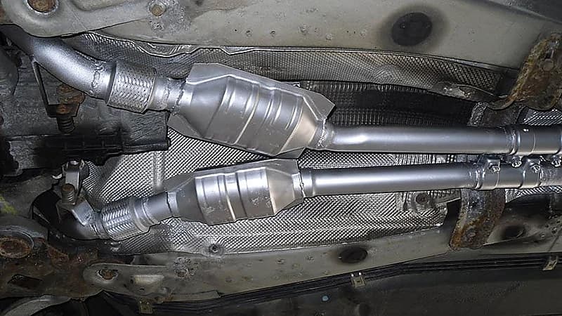 معدن داخل علبة البيئة في السيارة يتجاوز سعر الذهب